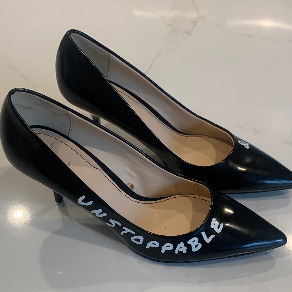 Zara Black Pointed Toe Pumps with Script Detail Size 39 NEW